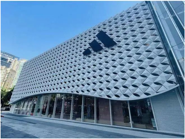 運動鞋（xié）巨頭耗資半個億開店不到兩年關店，究竟是何原因？