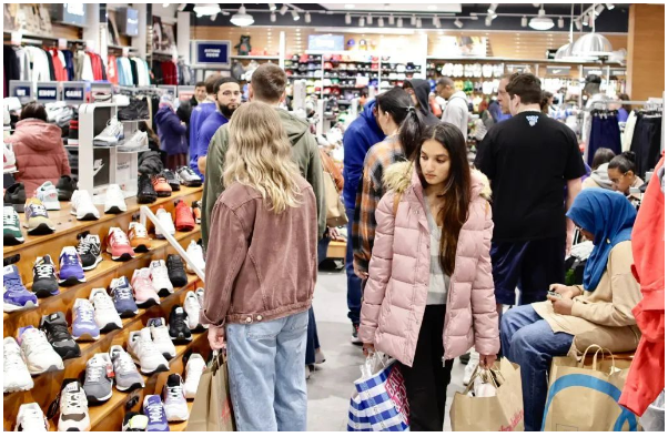 通貨膨脹、北美市場過度飽和！許多鞋類品牌（pái）計劃業務轉型！