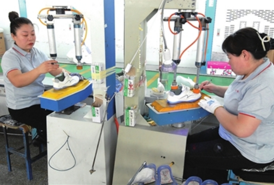 年產30萬雙，熱銷國內外市場，這家鞋廠訂單排到6月！