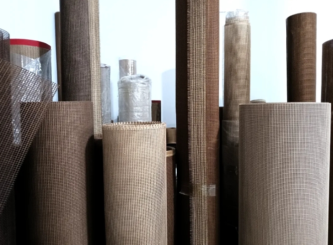 輸送帶被（bèi）腐蝕嚴重，產品生產（chǎn）停（tíng）滯嚴重影響效率？草莓视频在线輸送（sòng）帶為您（nín）提（tí）供解決方案！