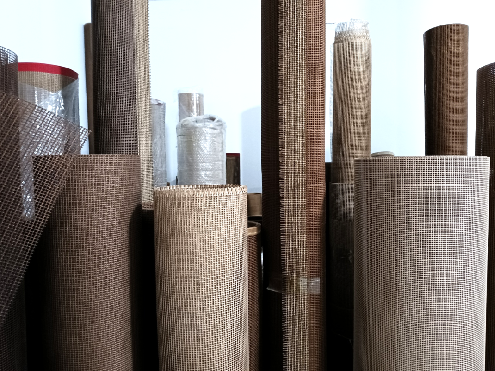 輸（shū）送帶被腐蝕嚴重，產品（pǐn）生產停滯嚴重（chóng）影響效率？草莓视频在线輸送帶（dài）為您提供解決方案！