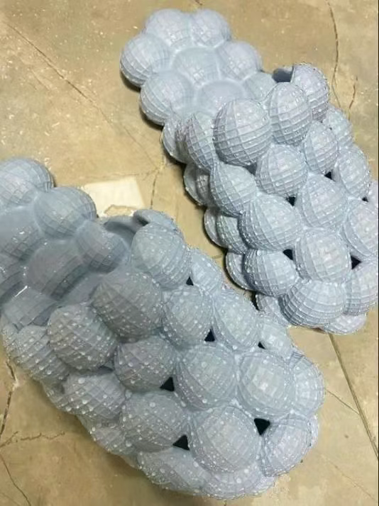 6個人的公司用“醜拖鞋”賣爆美國！年銷3000萬美元？毛（máo）利率（lǜ）92%？